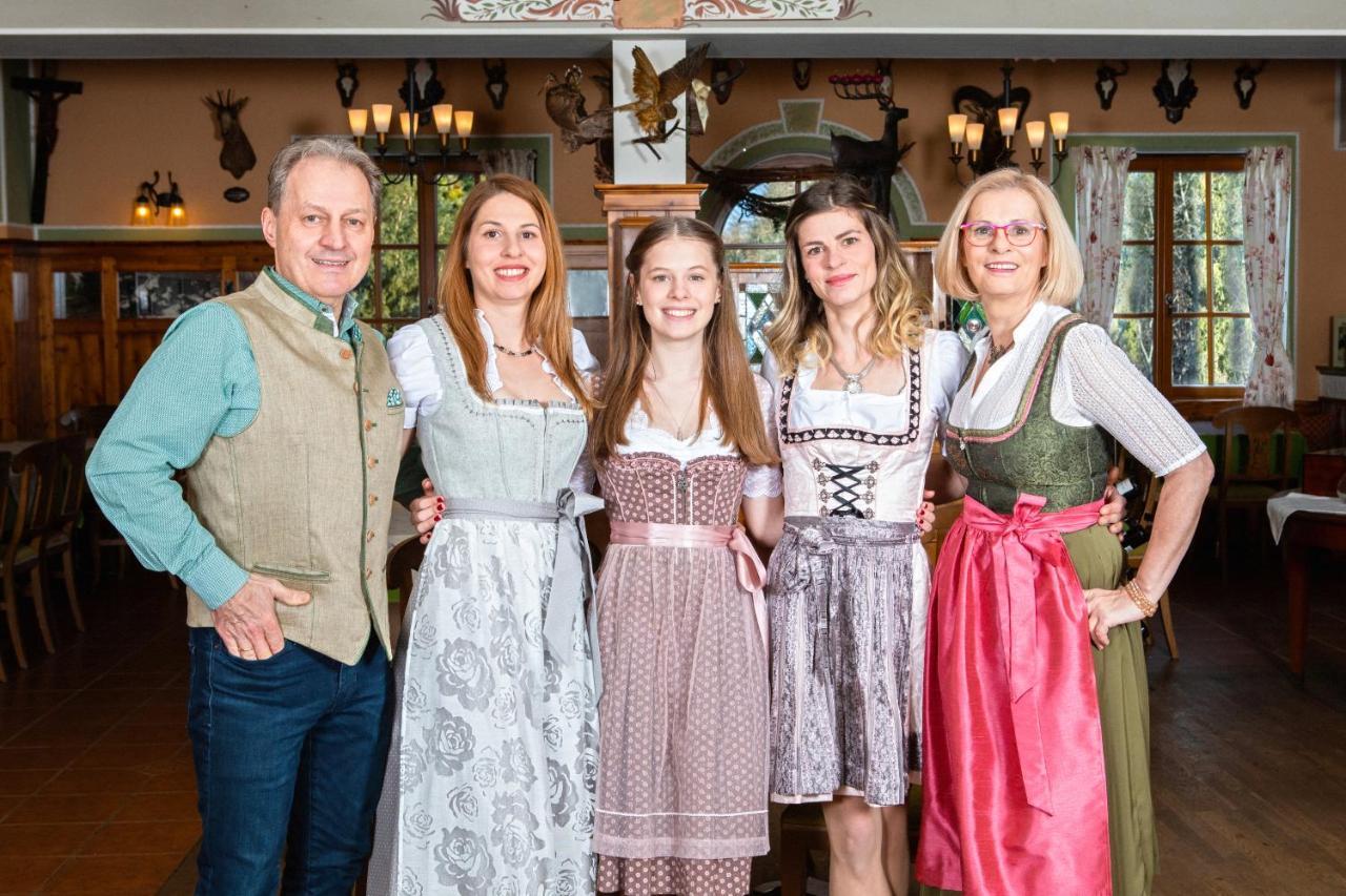 Zum Fally - Landgasthof Kirchberg am Wechsel Buitenkant foto