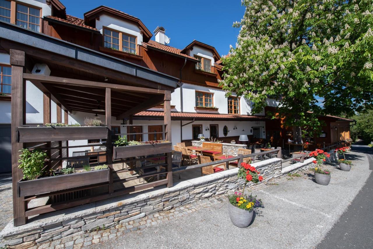 Zum Fally - Landgasthof Kirchberg am Wechsel Buitenkant foto