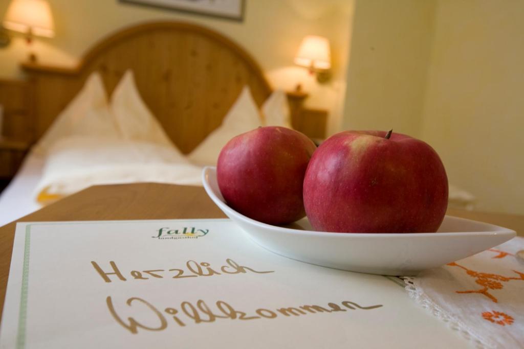 Zum Fally - Landgasthof Kirchberg am Wechsel Kamer foto