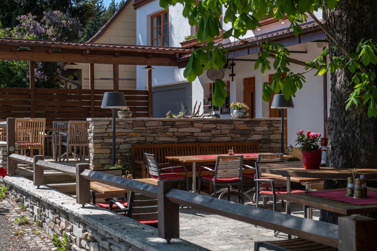 Zum Fally - Landgasthof Kirchberg am Wechsel Buitenkant foto